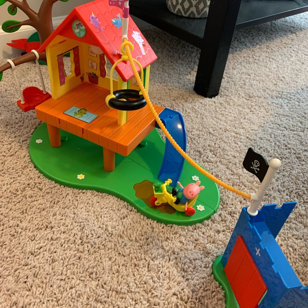 Peppa pig tree house